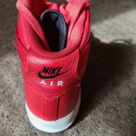 Sneakers - Picture 1 of 4